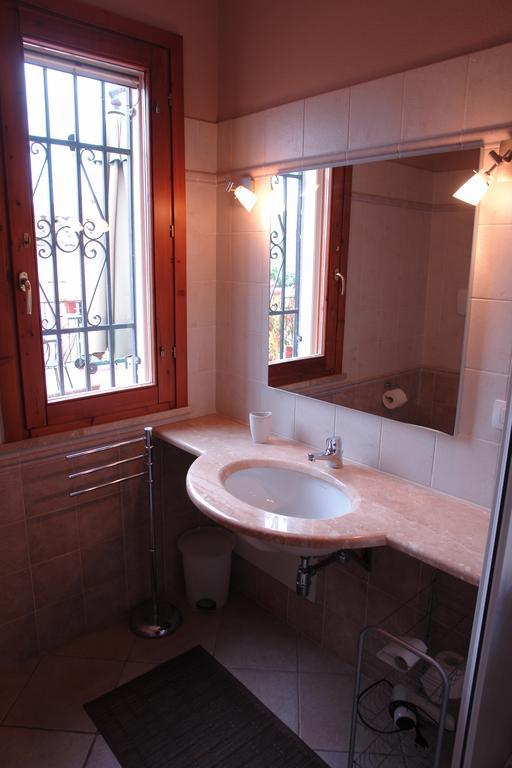 Pauli'S Holiday House Monserrato Room photo